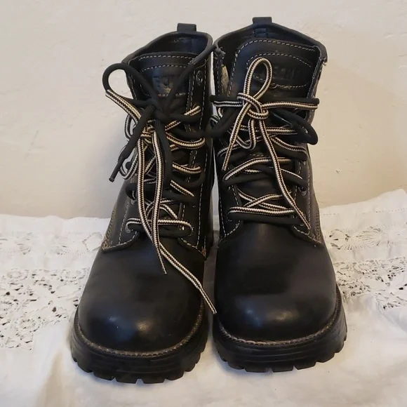 Vintage 90s chunky heel leather boot - Picture 7 of 11